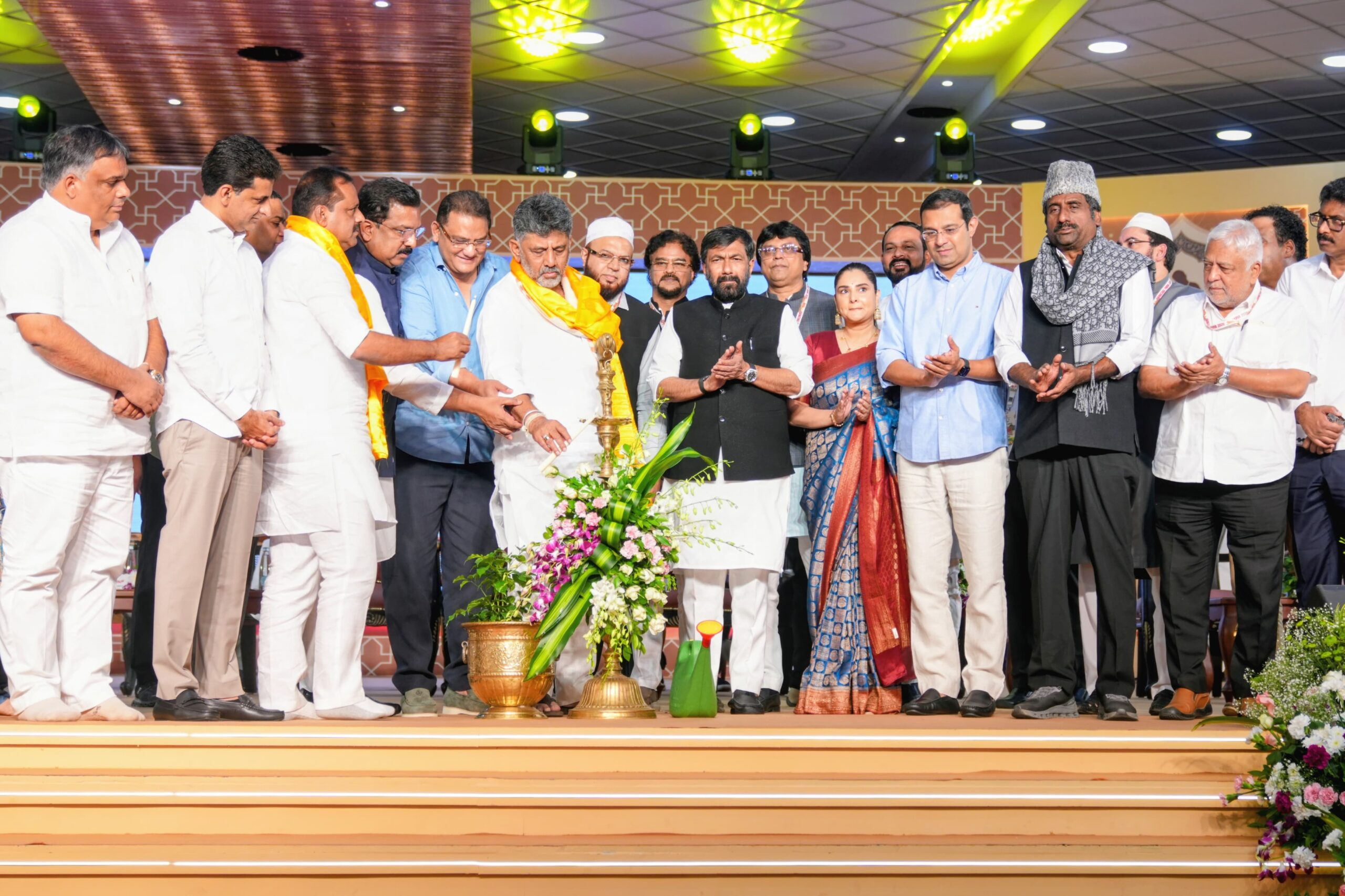 ಮಹಿಳೆಯರು ಸ್ವಾವಲಂಬಿಗಳಾಗಿ, ಉದ್ಯಮಿಗಳಾಗಿ ಉದ್ಯೋಗ ಸೃಷ್ಟಿಸಿ:ಸಿಎಂ